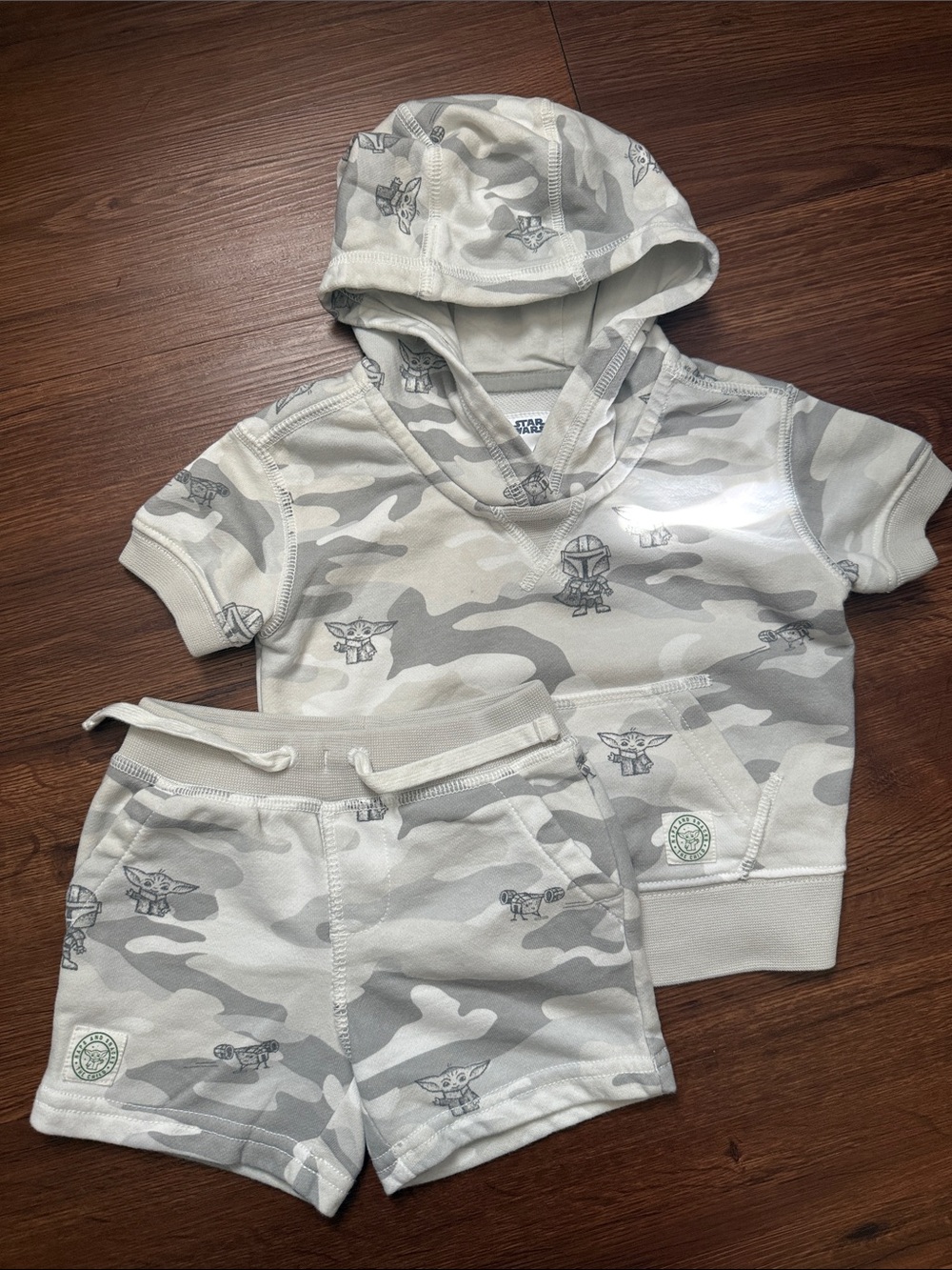 Gap 2 piece set Star Wars